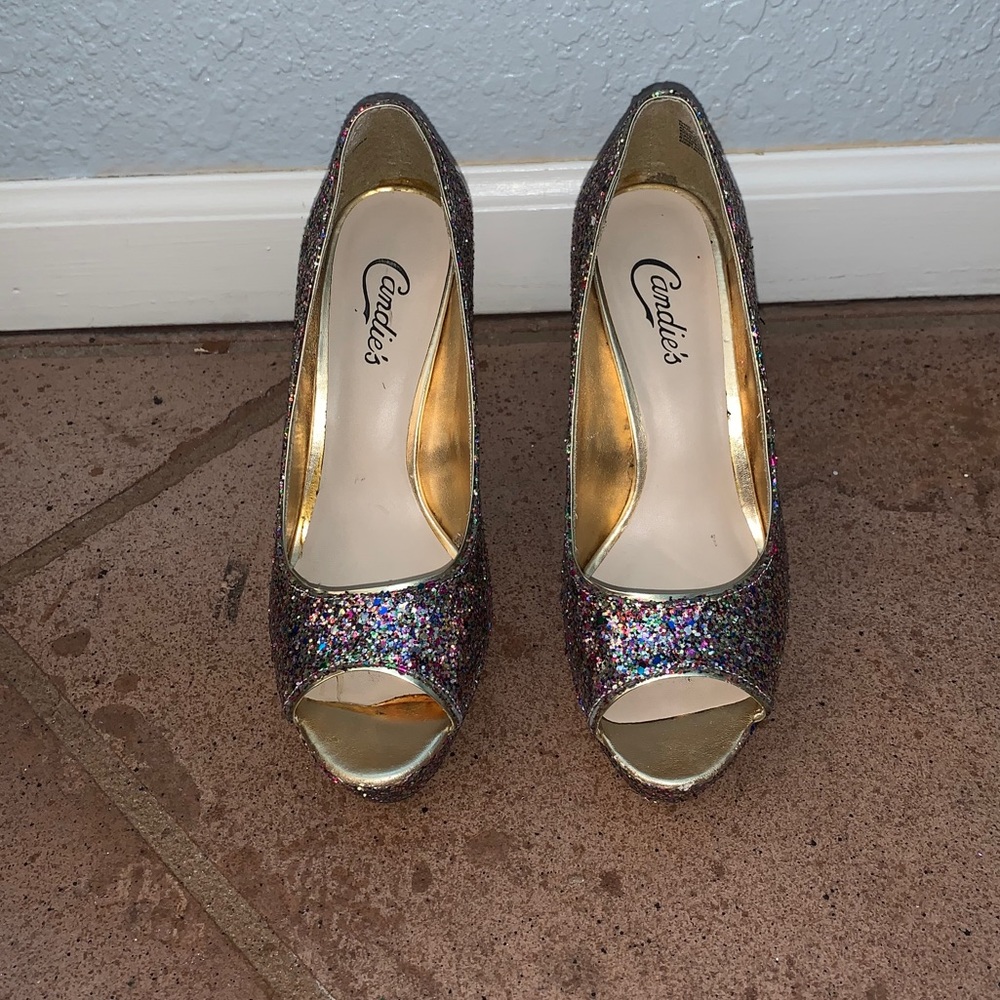 Heels - Picture 4 of 5